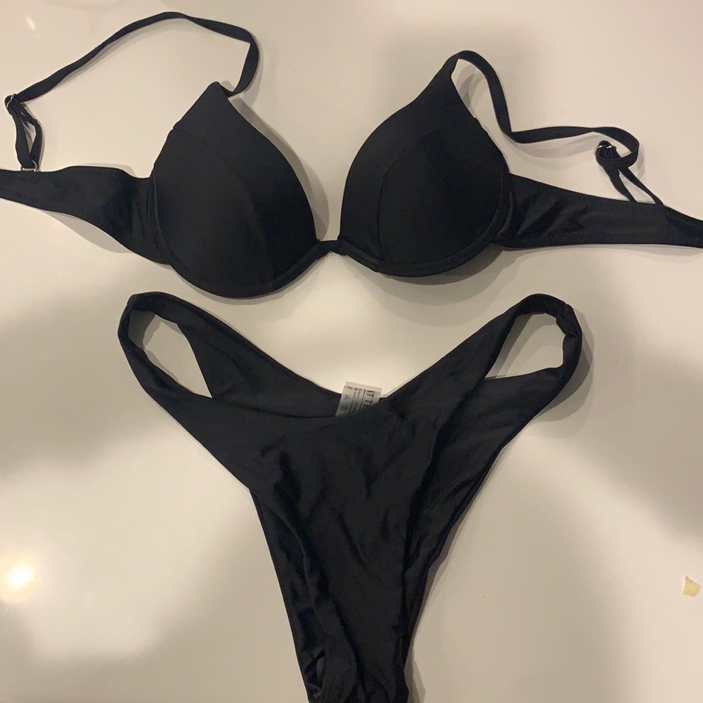 MATTE collection black Nicholas cup bikini small